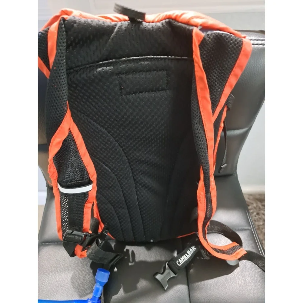 CamelBak Mini M.U.L.E. Kids‎ Hydration Backpack 50 oz (1.5 L) - Red/Flames New